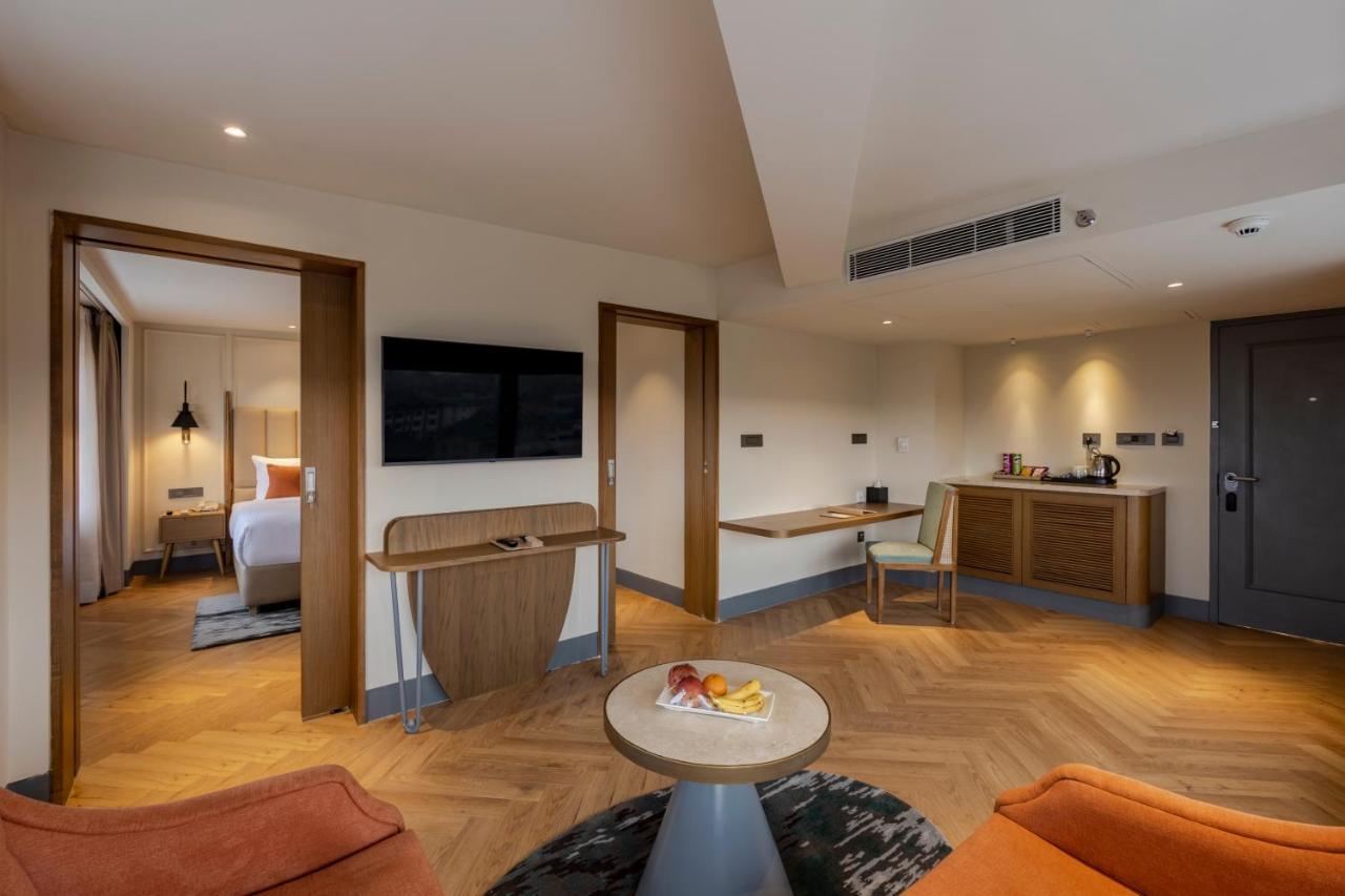 Sarovar Portico Srinagar Екстер'єр фото